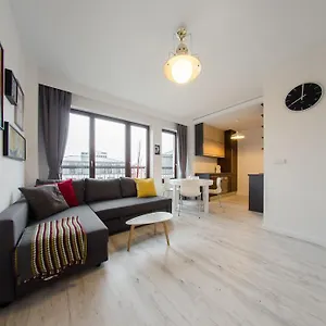 3 City - White 2 Apartament